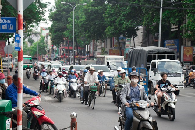 ② ベトナムで道路を横断するときのコツとは【絶対に止まらない】