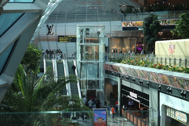 ② クアラルンプール空港（KLIA2）の国際線から国内線への乗り継ぎ順路【実測12分】
